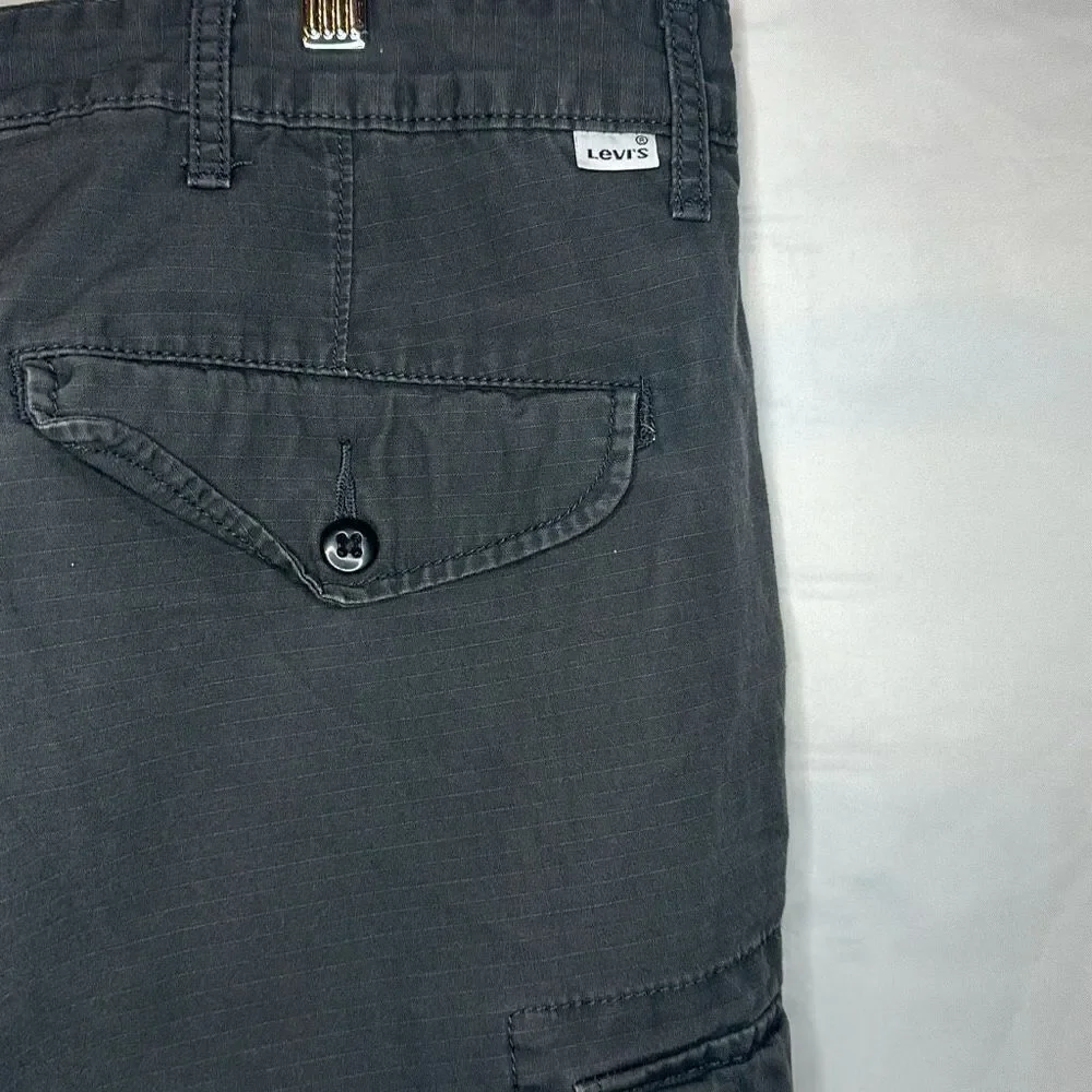 Levi’s Strauss & co Two Horse Brand Gray Cargo Shorts size 40‎